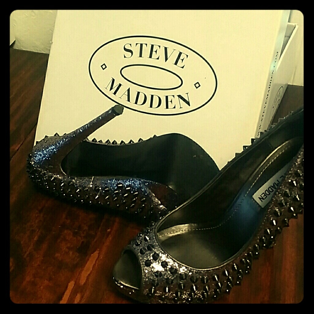 Steve Madden Awwsome Heels